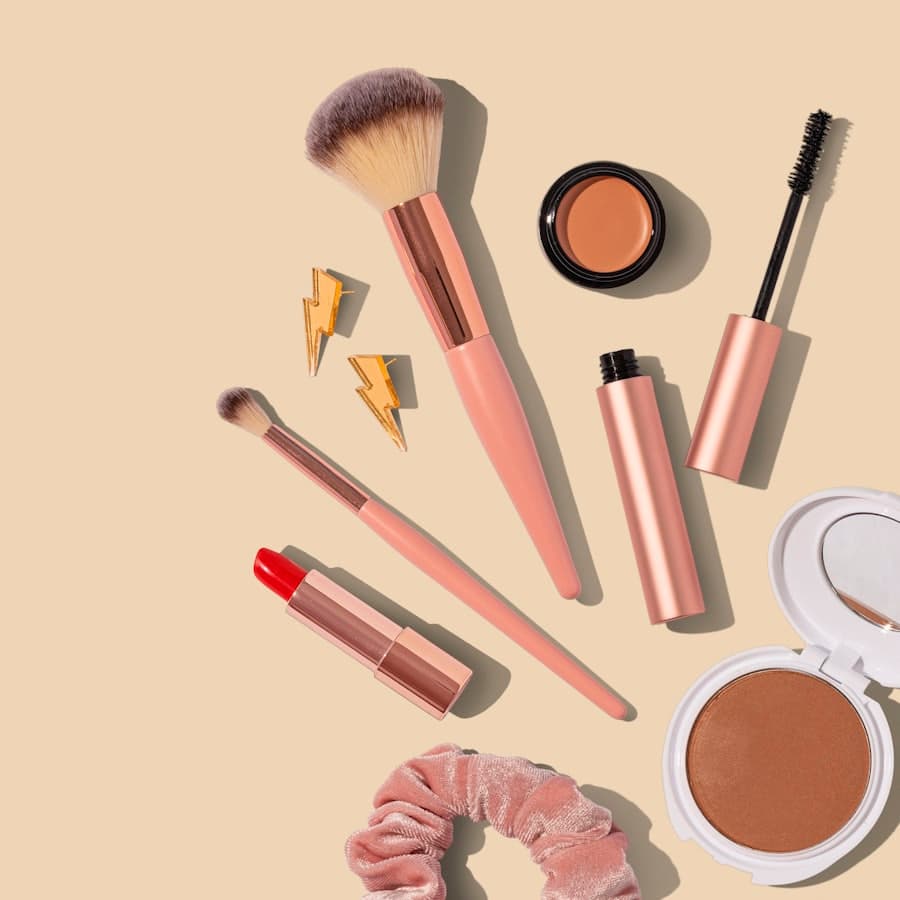 The everyday nude eye, three ways
